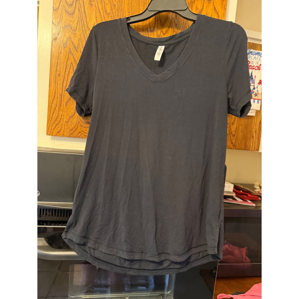 Athleta Womens V-Neck Short Sleeve Tee Black Curved Hem Active Top Size M